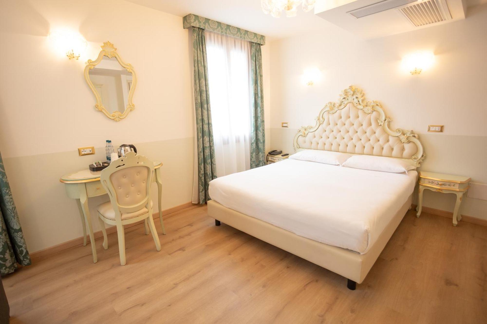 Duomo Boutique Hotel Chioggia Exterior photo