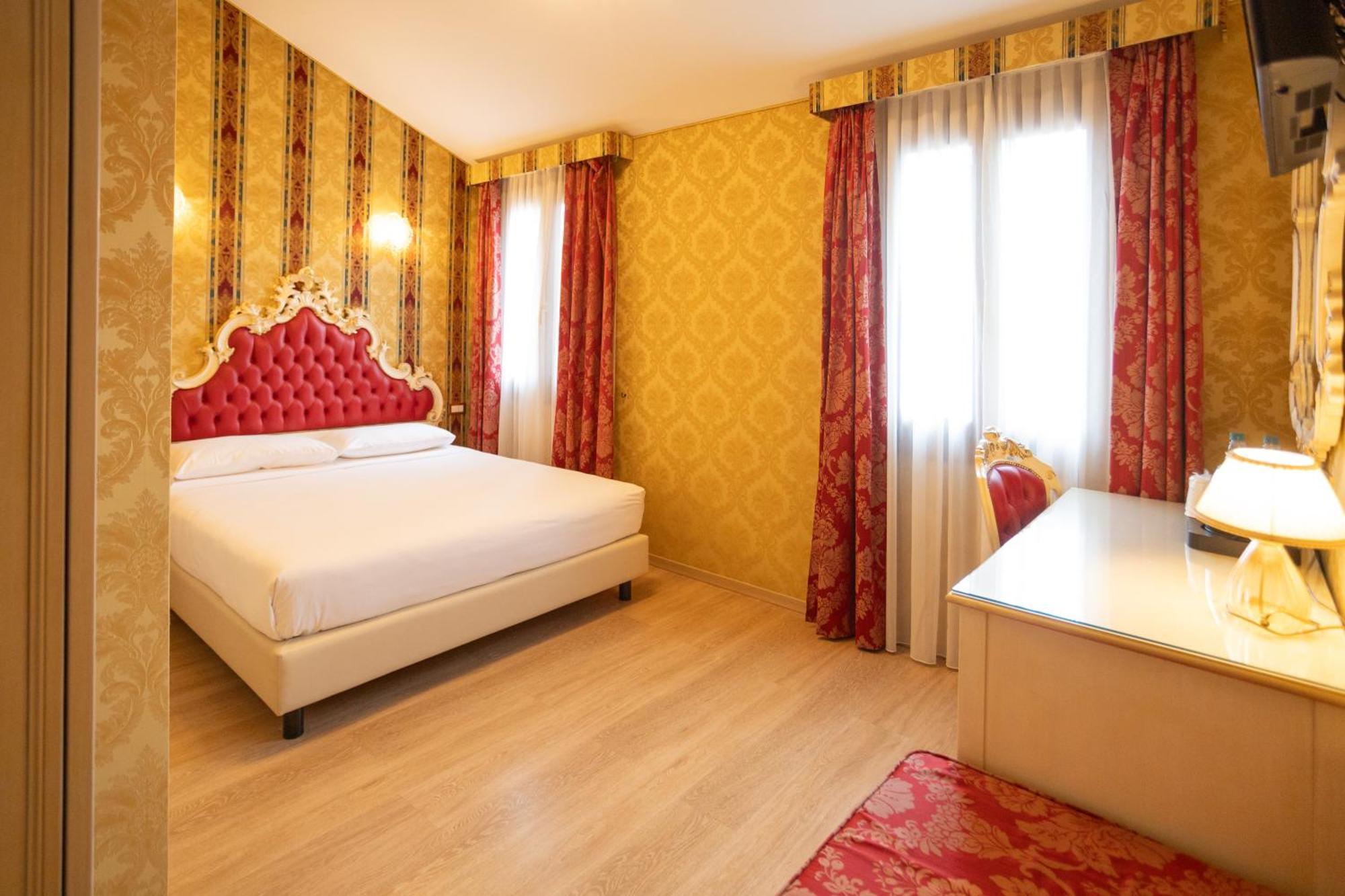 Duomo Boutique Hotel Chioggia Exterior photo