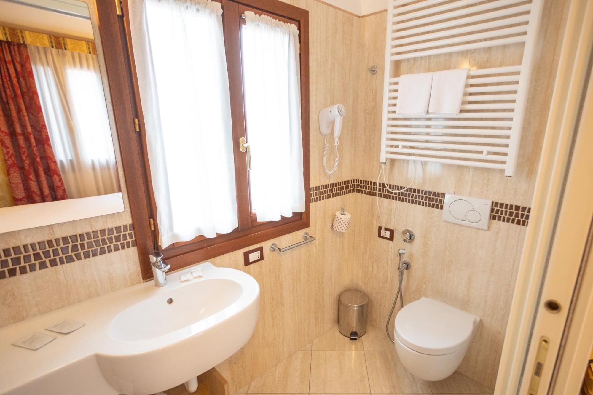 Duomo Boutique Hotel Chioggia Exterior photo